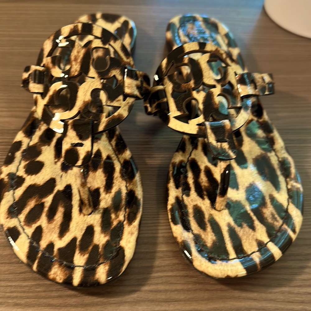 Tory Burch patent Miller thong Sandal in Leopard